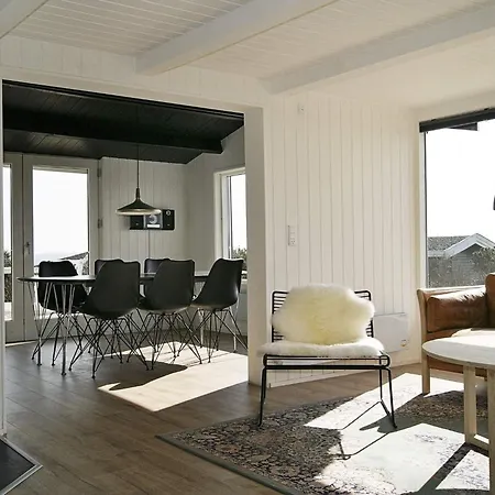 4 Star Holiday Home In Ebeltoft بيت للعطل *
